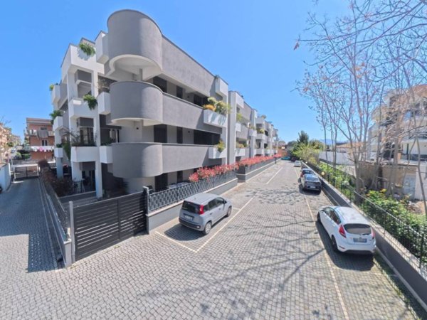 appartamento in vendita a Roma in zona Tor Bella Monaca
