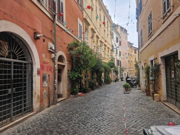 appartamento in vendita a Roma in zona Trastevere