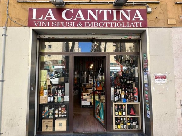 negozio in vendita a Roma in zona Don Bosco