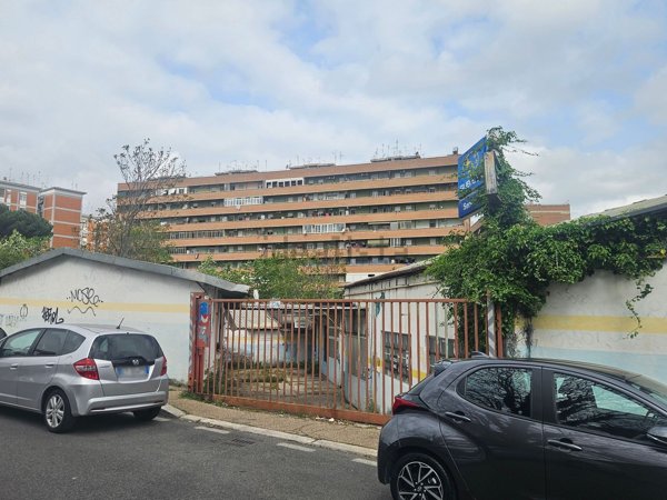 locale di sgombero in vendita a Roma in zona Pietralata