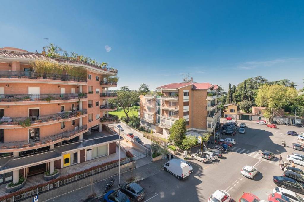 appartamento in vendita a Roma in zona Della Vittoria