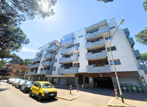 appartamento in vendita a Roma in zona EUR