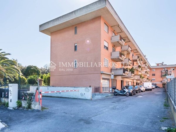 appartamento in vendita a Roma in zona Dragoncello