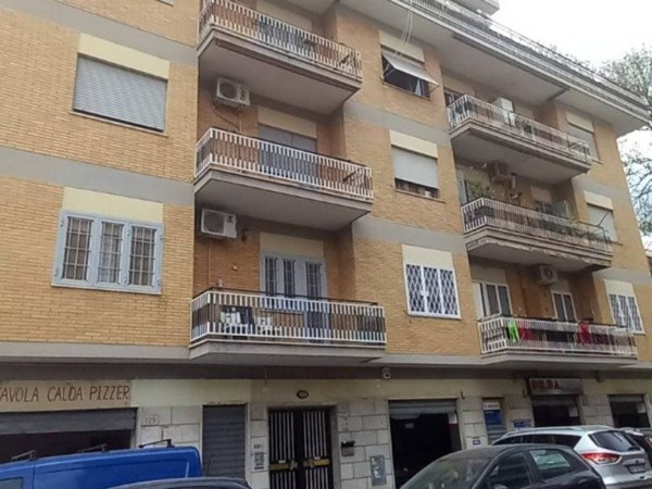 appartamento in vendita a Roma in zona Torre Maura