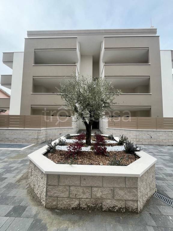 appartamento in vendita a Roma in zona Romanina