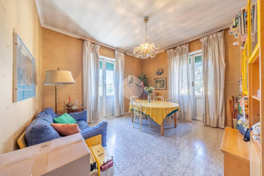 appartamento in vendita a Roma in zona Appio Pignatelli