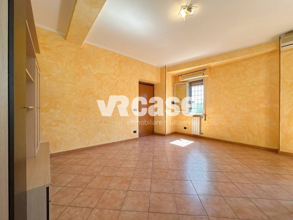 appartamento in vendita a Roma in zona Casal Morena