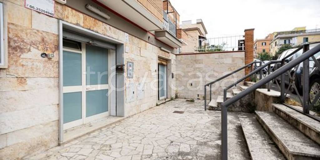 negozio in vendita a Roma in zona Alessandrino