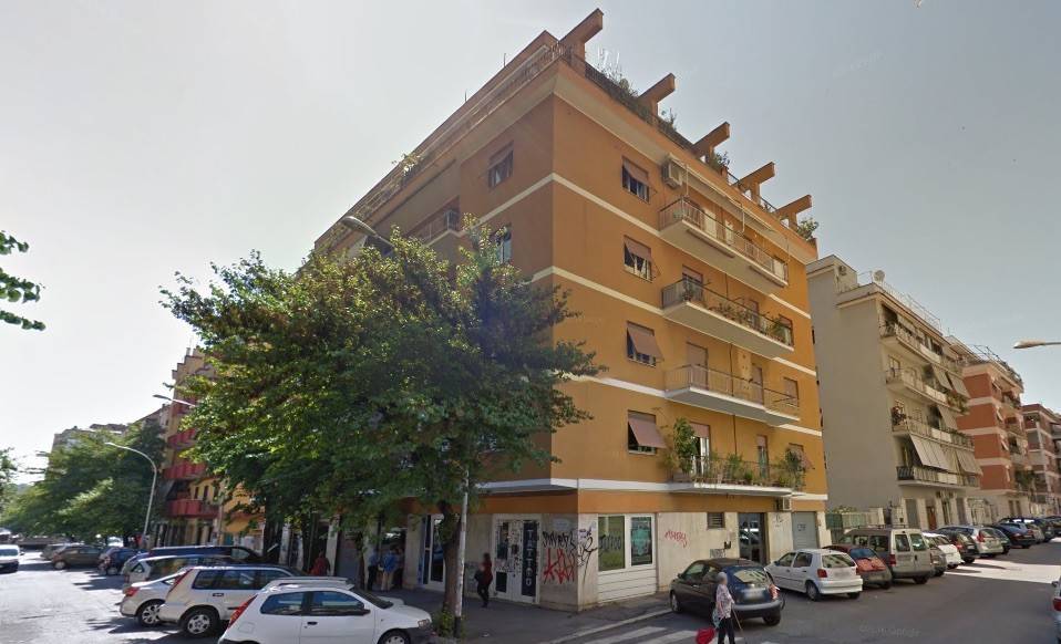 negozio in vendita a Roma in zona Tiburtino