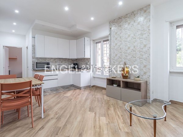 appartamento in vendita a Roma in zona Torre Spaccata