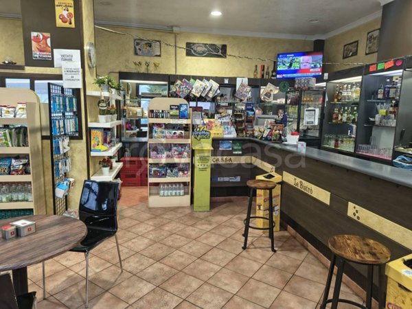 negozio in vendita a Roma in zona Ostia