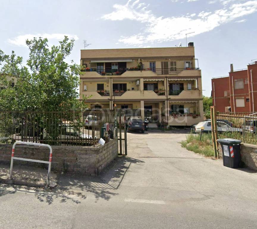 appartamento in vendita a Roma in zona Massimina/Casal Lumbroso