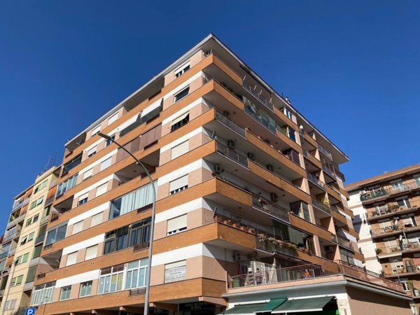 appartamento in vendita a Roma in zona Appio Claudio