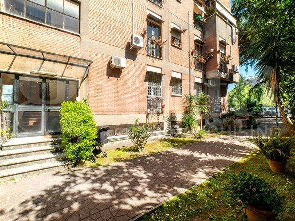 appartamento in vendita a Roma in zona Giuliano Dalmata