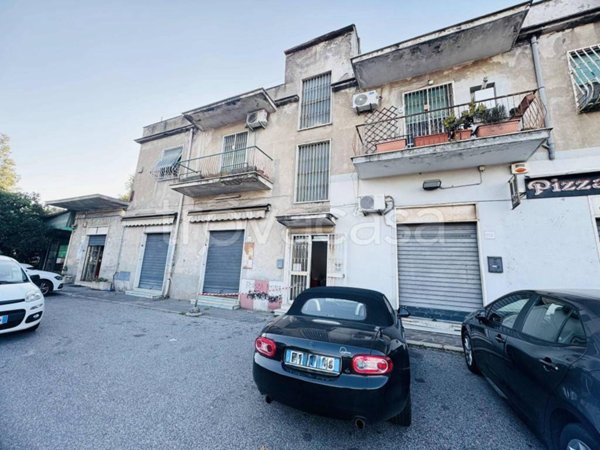 locale commerciale in vendita a Roma in zona Ardeatino