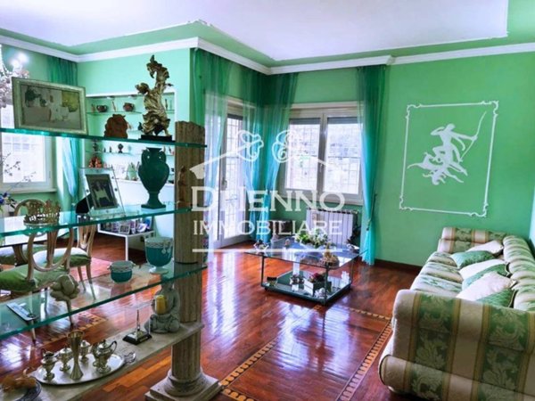 appartamento in vendita a Roma in zona Tomba di Nerone