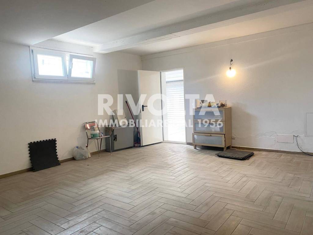 locale di sgombero in vendita a Roma in zona La Pisana