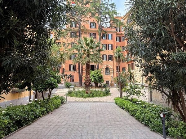 appartamento in vendita a Roma in zona Gianicolense