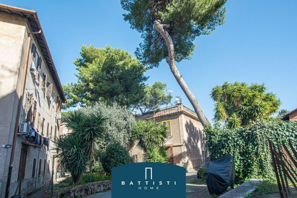 appartamento in vendita a Roma in zona Ostiense