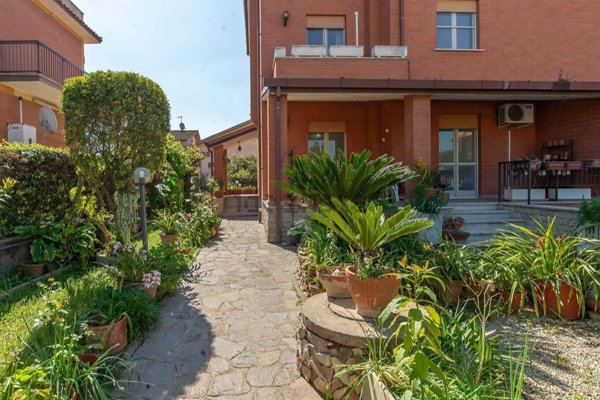 casa indipendente in vendita a Roma in zona Dragona/Bagnoletto