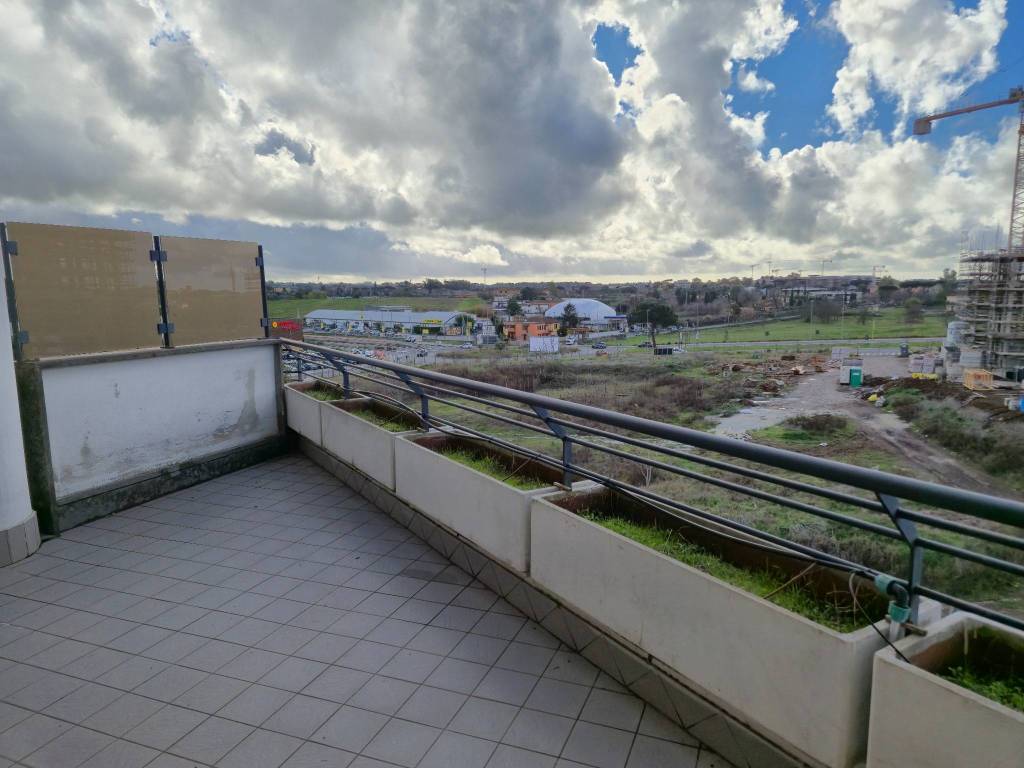 appartamento in vendita a Roma in zona Giuliano Dalmata