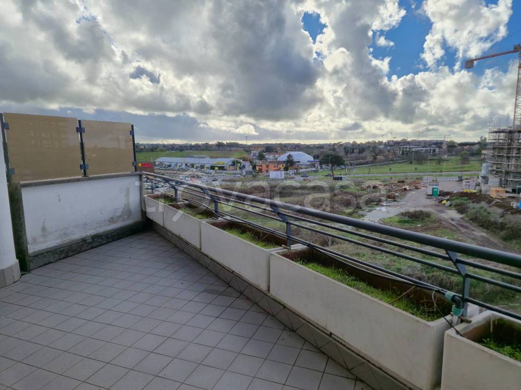 appartamento in vendita a Roma in zona Giuliano Dalmata