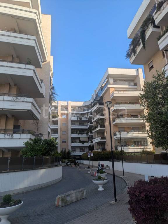 appartamento in vendita a Roma in zona Giuliano Dalmata