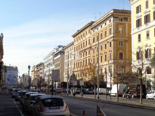negozio in vendita a Roma in zona Ludovisi/Sallustiano