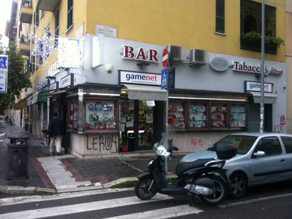 negozio in vendita a Roma in zona Prenestino-Centocelle
