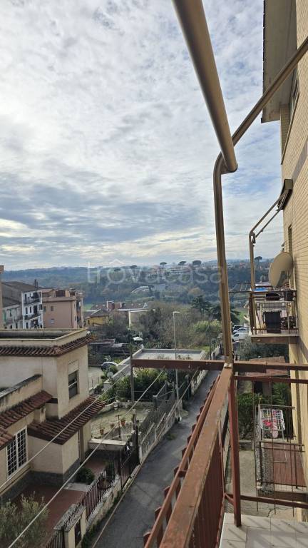 appartamento in vendita a Roma in zona Prima Porta