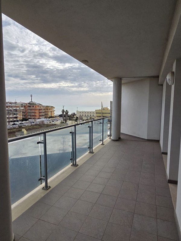 appartamento in vendita a Roma in zona Ostia