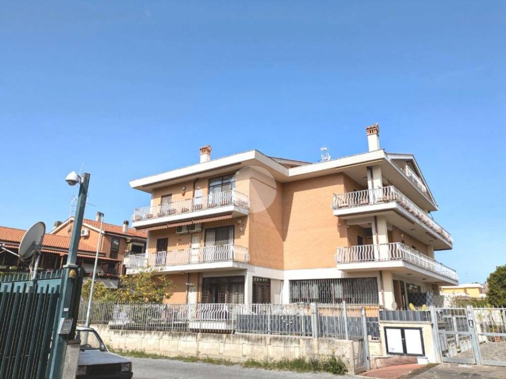 appartamento in vendita a Roma in zona Tor Vergata/Torrenova