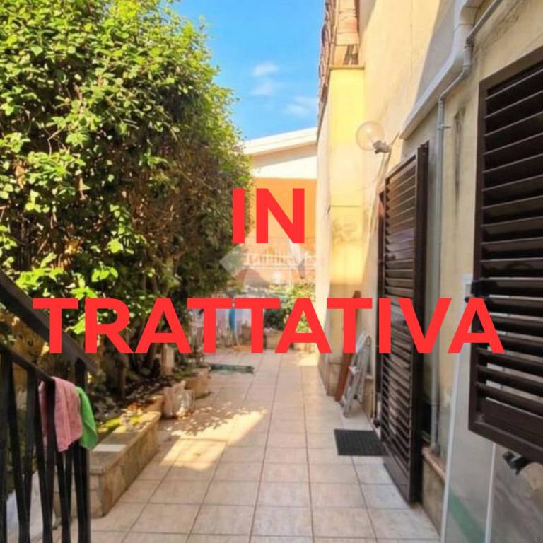 appartamento in vendita a Roma in zona Torrione Cerquetta