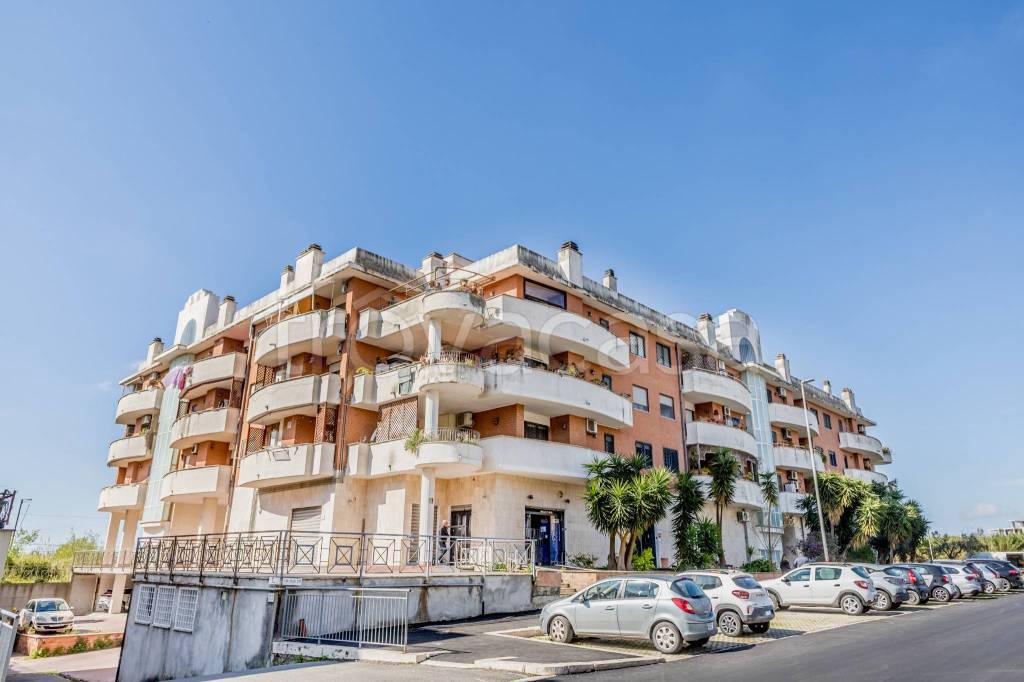 appartamento in vendita a Roma in zona Ponte Galeria