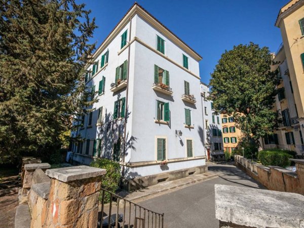 appartamento in vendita a Roma in zona Ostiense