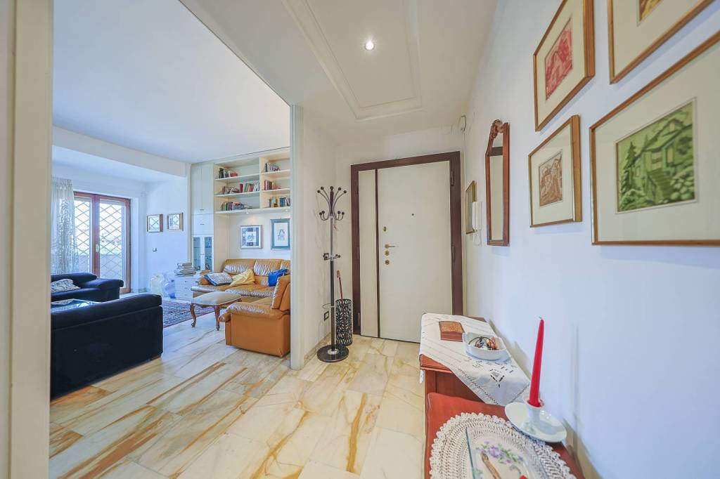 appartamento in vendita a Roma in zona Tor di Quinto