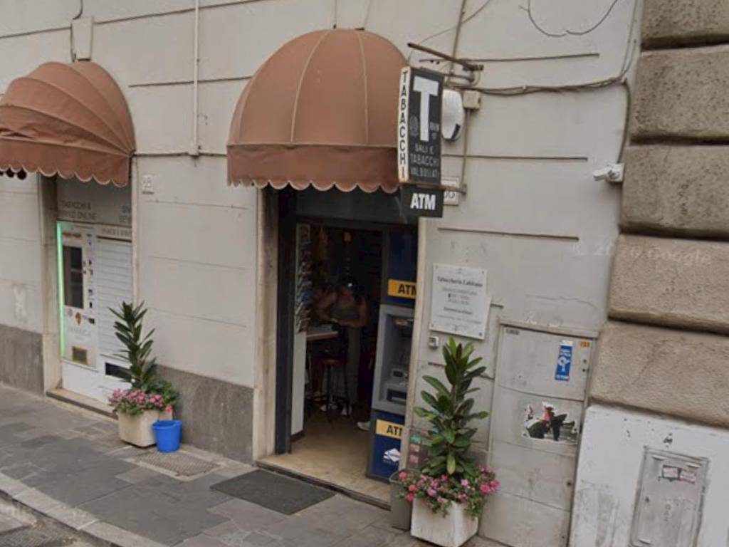 negozio in vendita a Roma in zona Rione Monti/Campitelli