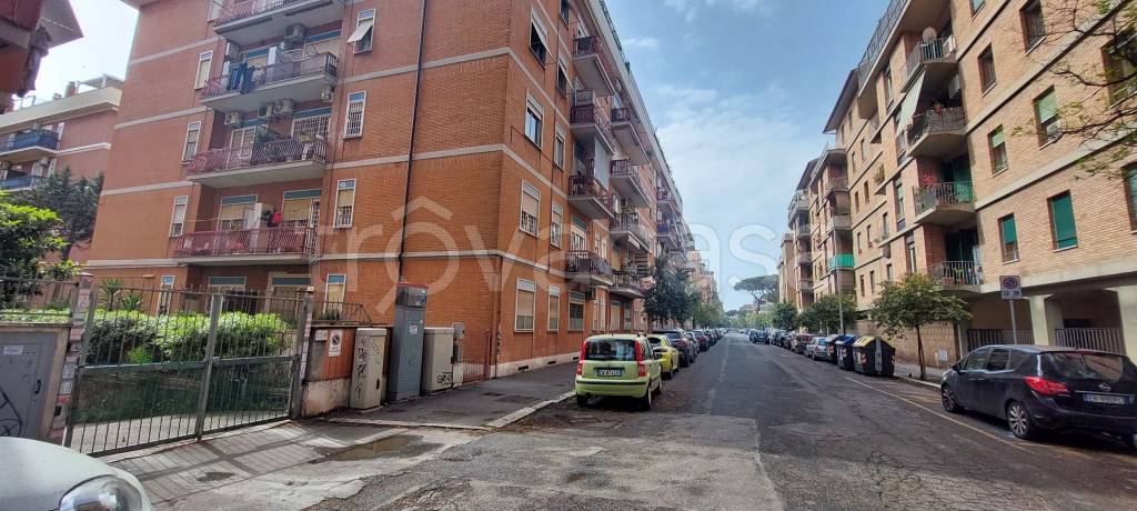 appartamento in vendita a Roma in zona Ostia