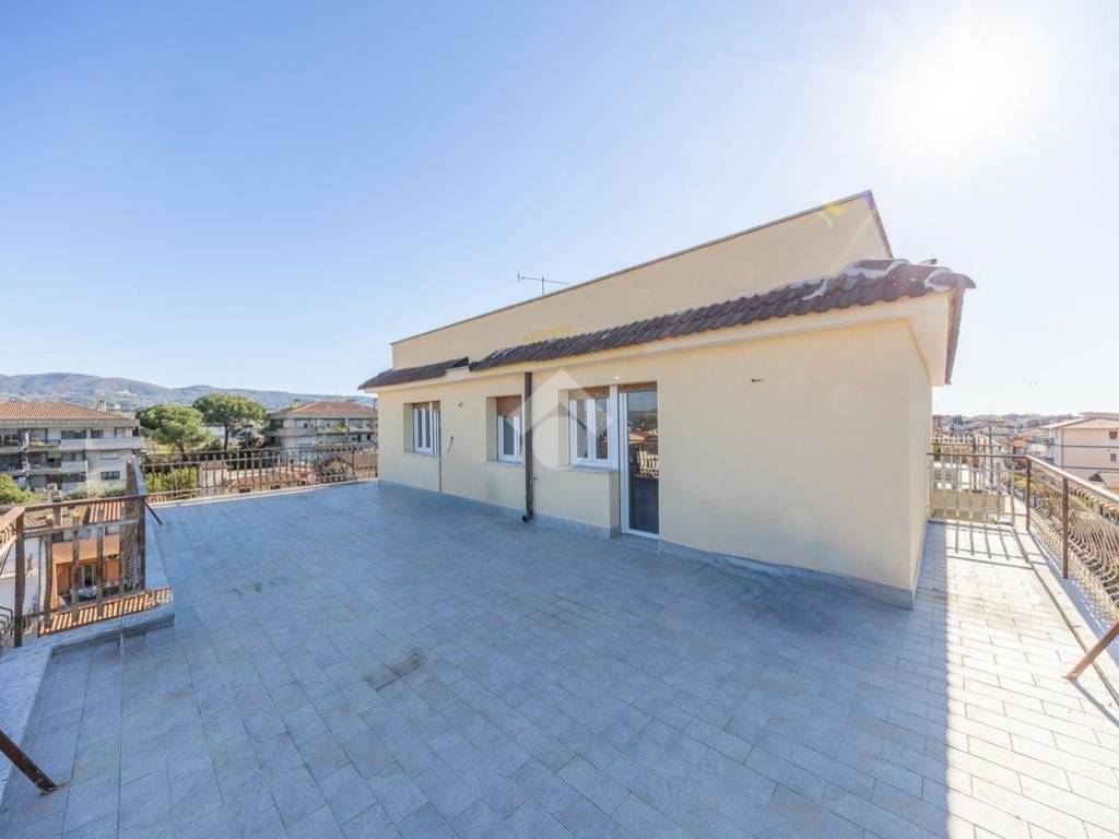 appartamento in vendita a Roma in zona Borghesiana