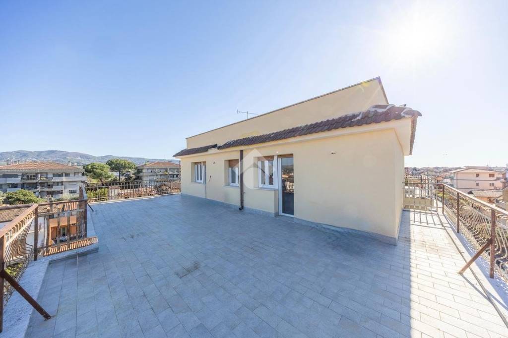 appartamento in vendita a Roma in zona Prenestino-Labicano