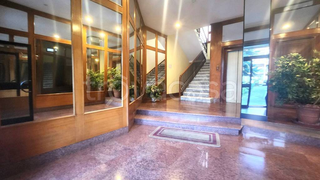 appartamento in vendita a Roma in zona Mostacciano