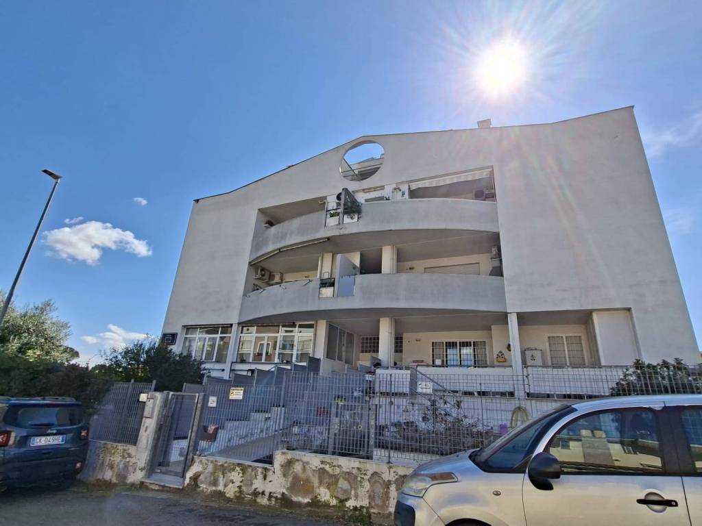 appartamento in vendita a Roma in zona Tor Bella Monaca