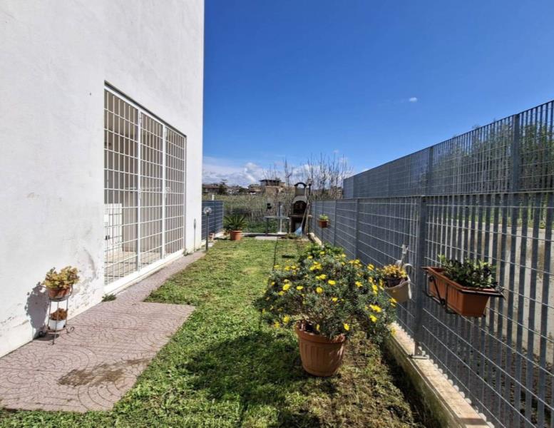 appartamento in vendita a Roma in zona Tor Bella Monaca