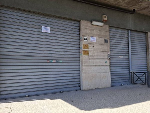 negozio in vendita a Roma in zona Borghesiana