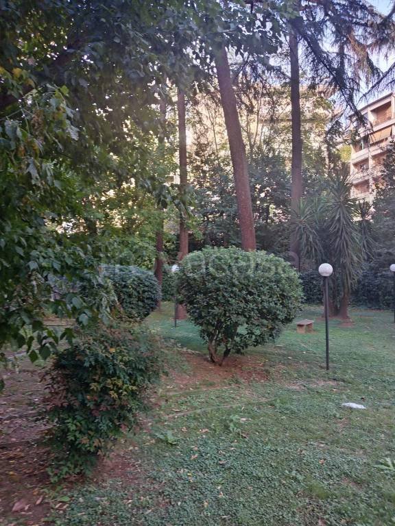 appartamento in vendita a Roma in zona Ardeatino