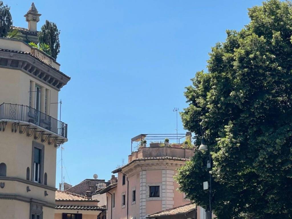 appartamento in vendita a Roma in zona Trastevere