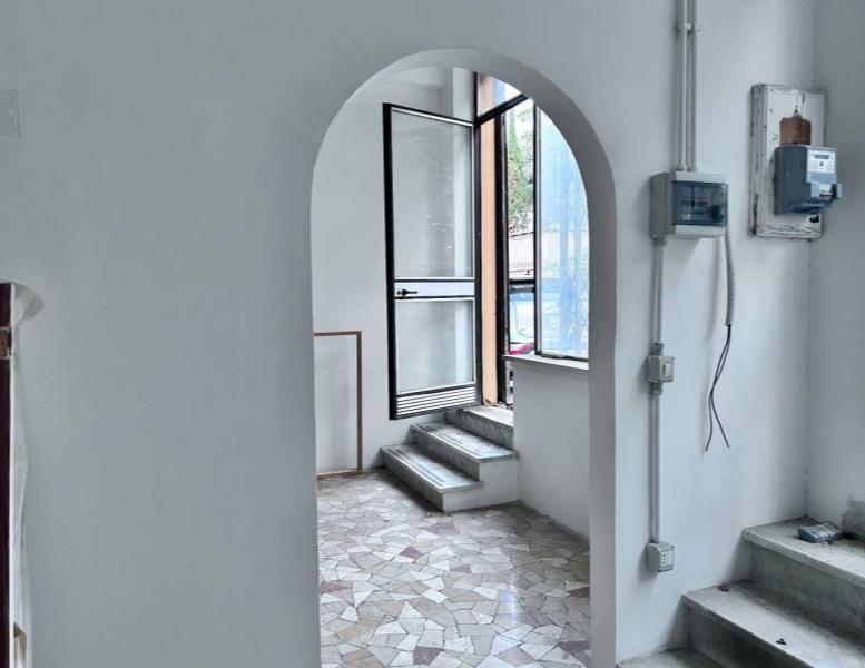 negozio in vendita a Roma in zona Tor di Quinto