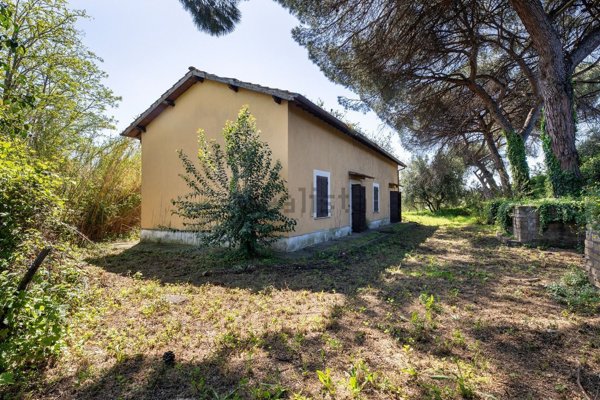 casa indipendente in vendita a Roma in zona Cinquina