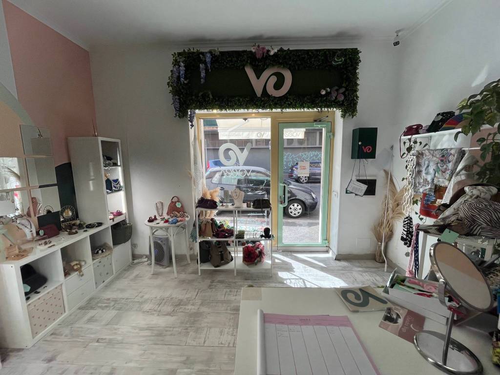negozio in vendita a Roma in zona Prenestino-Centocelle