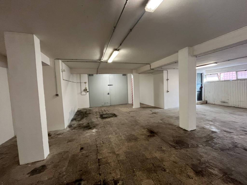 locale commerciale in vendita a Roma in zona Alessandrino